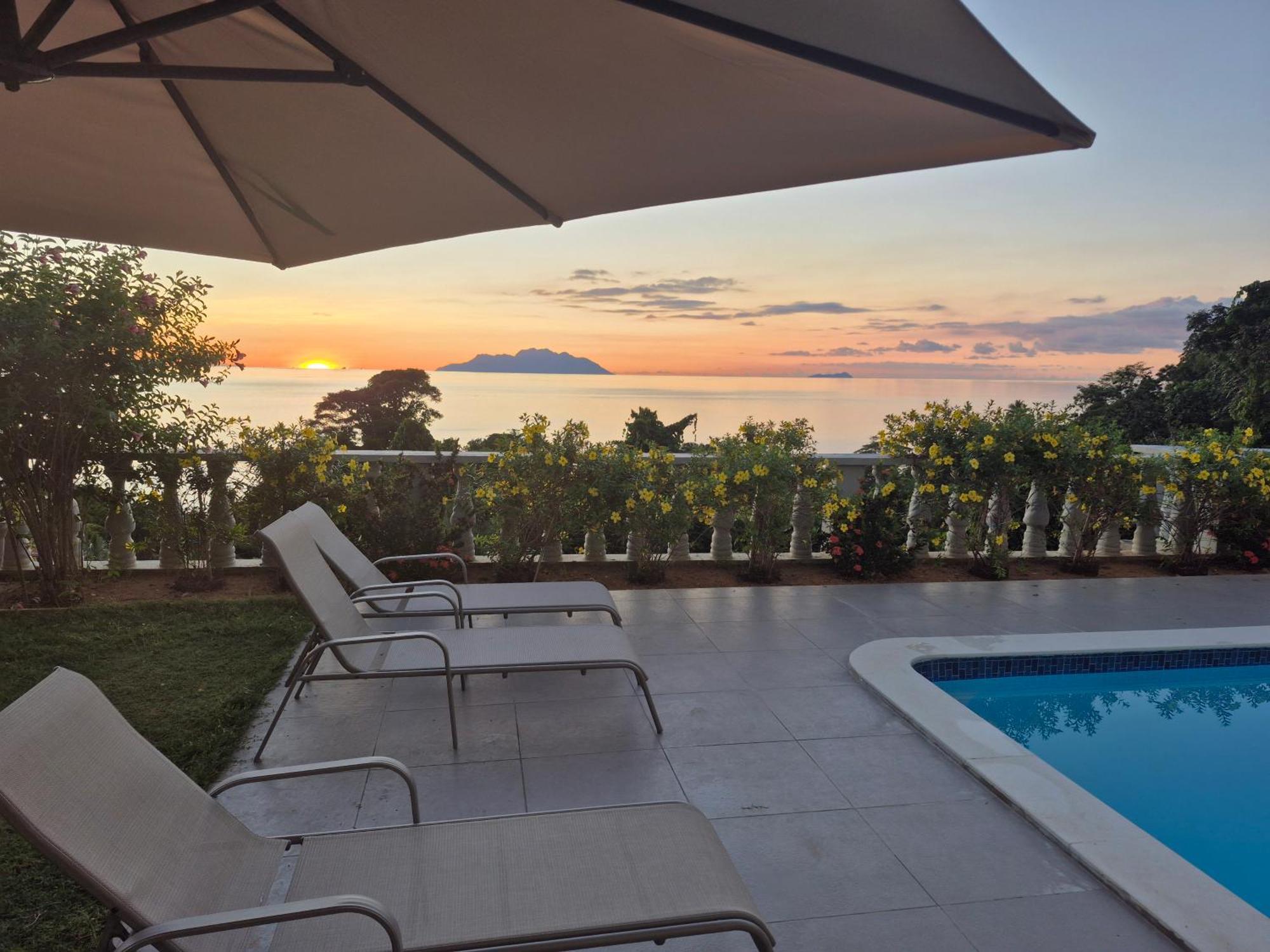 Calm Sorento Glacis  Exterior photo
